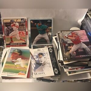 200+ MLB baseball cards. 30+ rookies. Plus stars and inserts. Ortiz betts cano